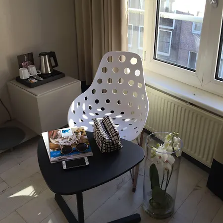 De Herbert - Newly Renovated 3*