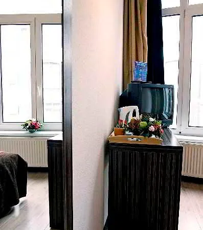 De Herbert - Formerly France Hotell 3*