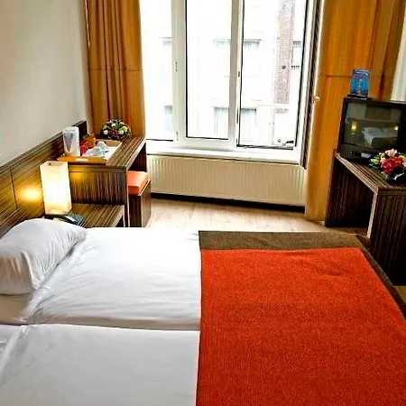 De Herbert - Newly Renovated